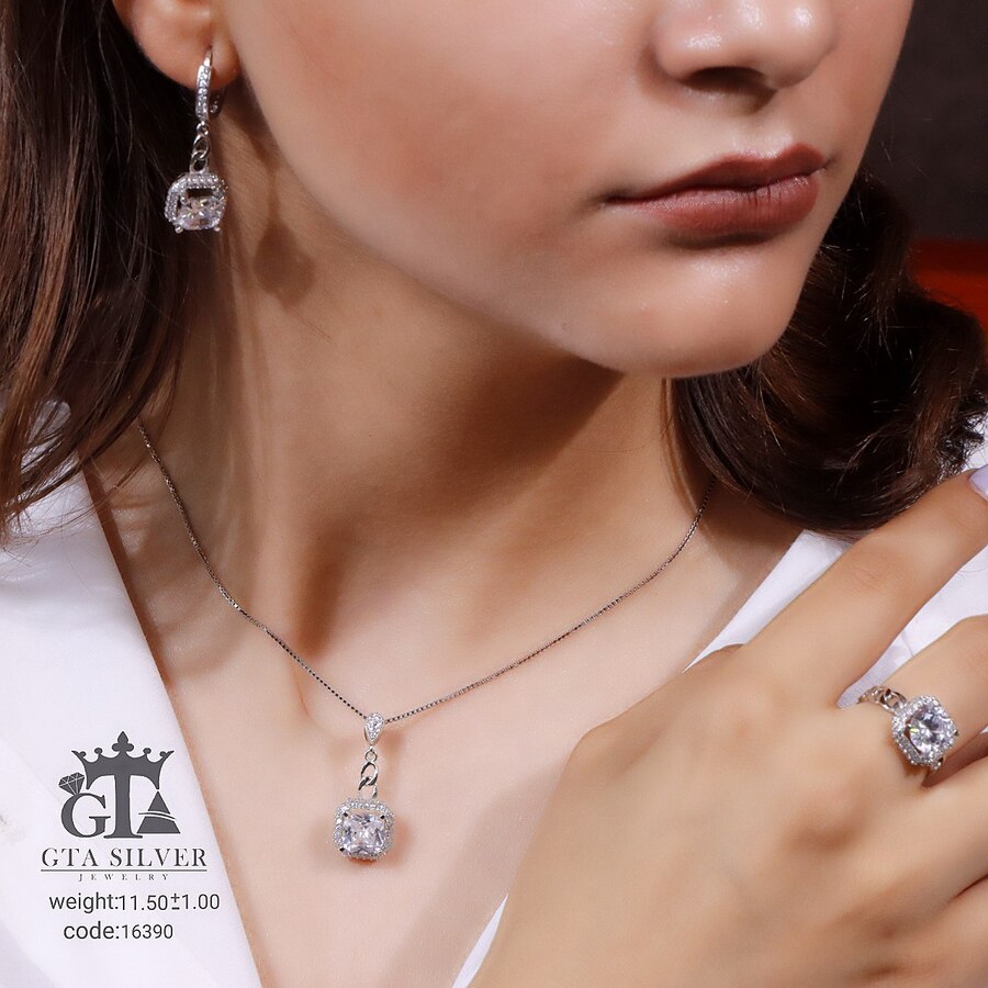 نیم‌ست نقره میکرو پروانه‌ای